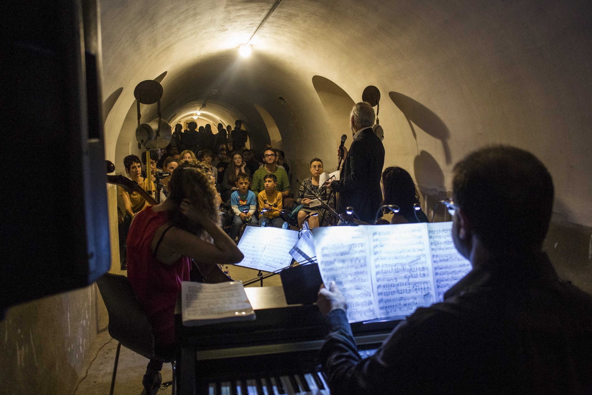 Concierto polifónico en un refugio de la Guerra Civil, actividad pionera de Intramurs. Concierto polifónico en un refugio de la Guerra Civil, actividad pionera de Intramurs.