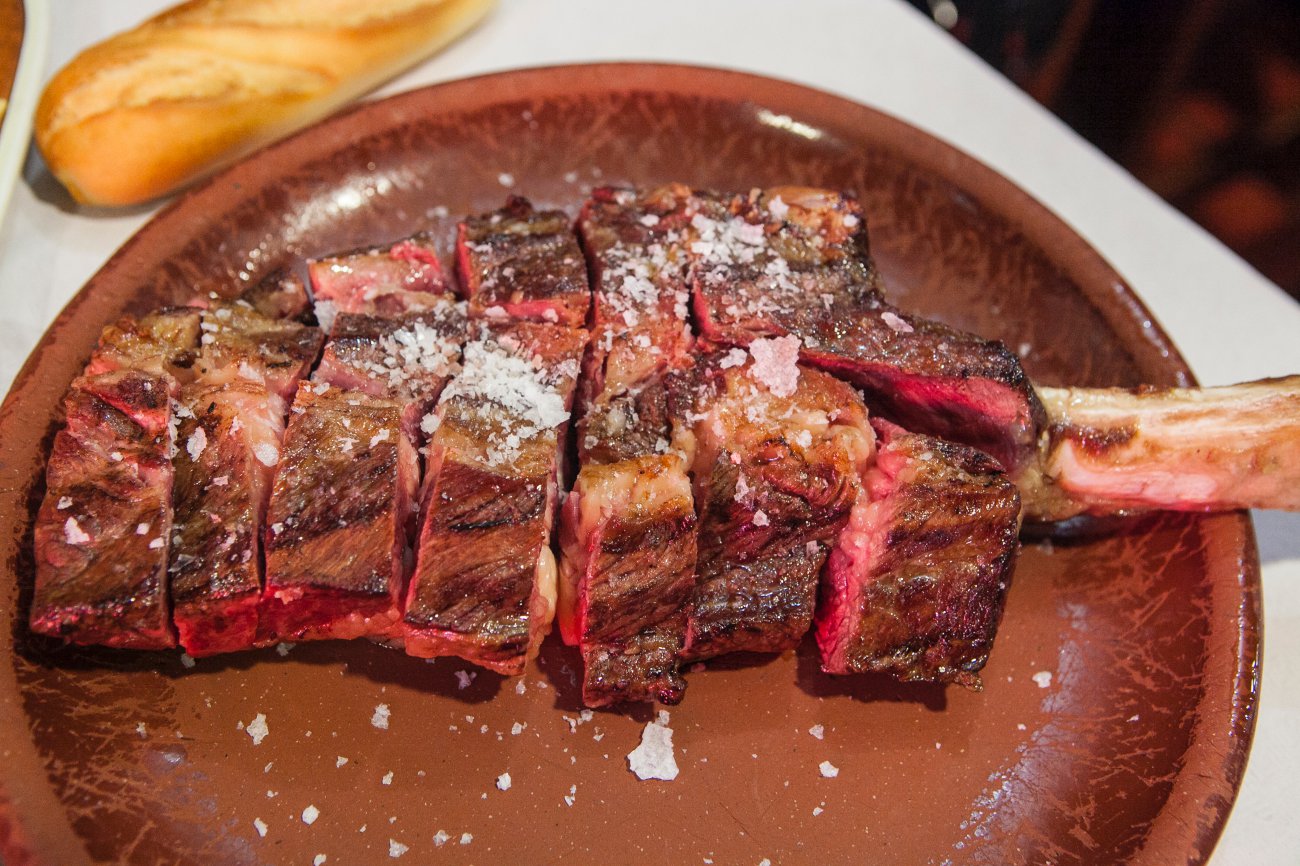 'La Brasa' ('tomahawk a la brasa') en San Vicente de la Barquera 'La Brasa' ('tomahawk a la brasa') en San Vicente de la Barquera
