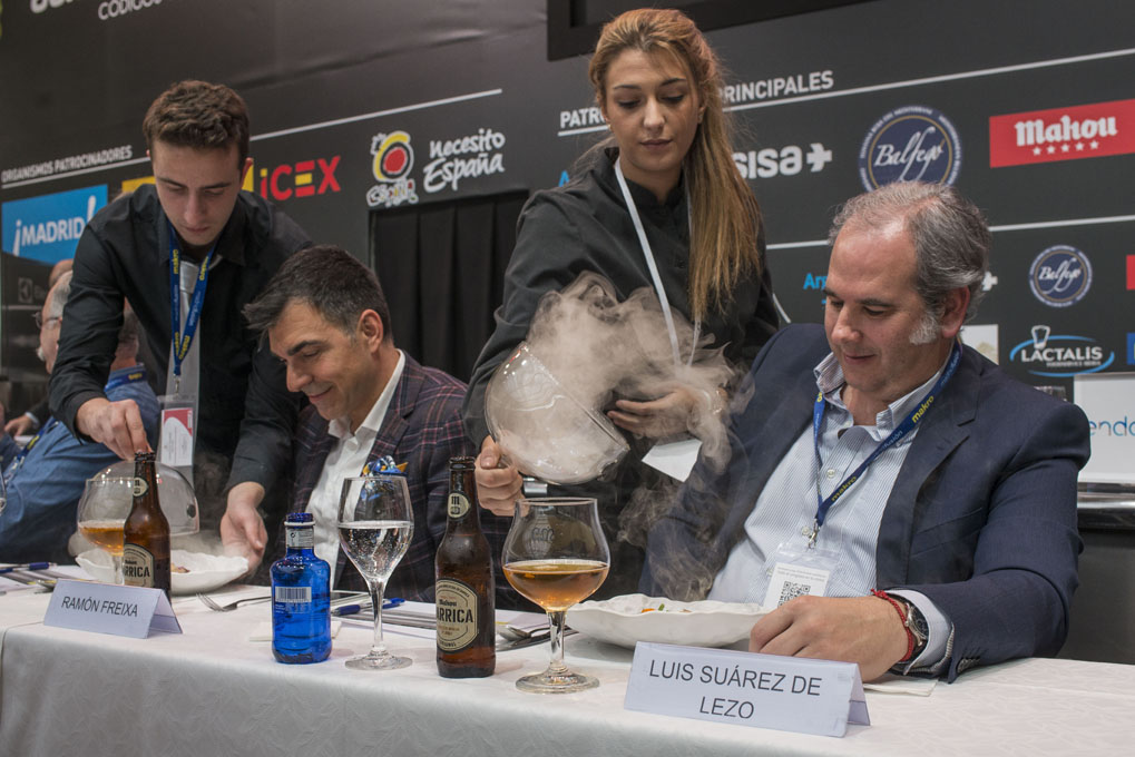 Ramón Freixa y Luis Suárez de Lezo, durante un momento del concurso. Ramón Freixa y Luis Suárez de Lezo, durante un momento del concurso.