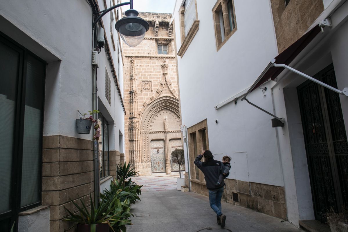 Las calles del centro histórico de Jávea aguardan sorpresas tras cada esquina. Las calles del centro histórico de Jávea aguardan sorpresas tras cada esquina.