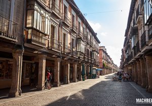 Calle Mayor de Alcalá de Henares. / CC Flickr Víctor Gómez (Machbel). Calle Mayor de Alcalá de Henares. / CC Flickr Víctor Gómez (Machbel).