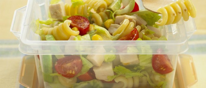 Ensalada de pasta con bonito. Ensalada de pasta con bonito.