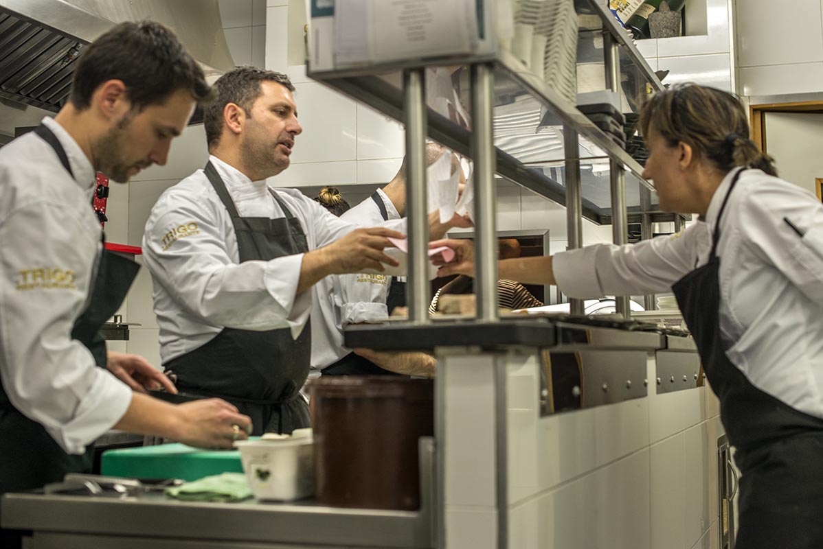 El chef cumple una década al mando de 'Trigo'. El chef cumple una década al mando de 'Trigo'.