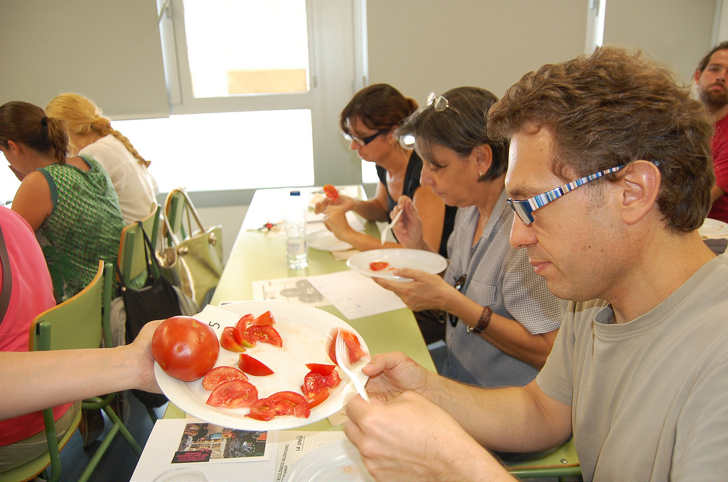 Cata de tomates ecológicos organizada por 'Punt de Sabor' en Valencia. Foto: puntdesabor.com. Cata de tomates ecológicos organizada por 'Punt de Sabor' en Valencia. Foto: puntdesabor.com.