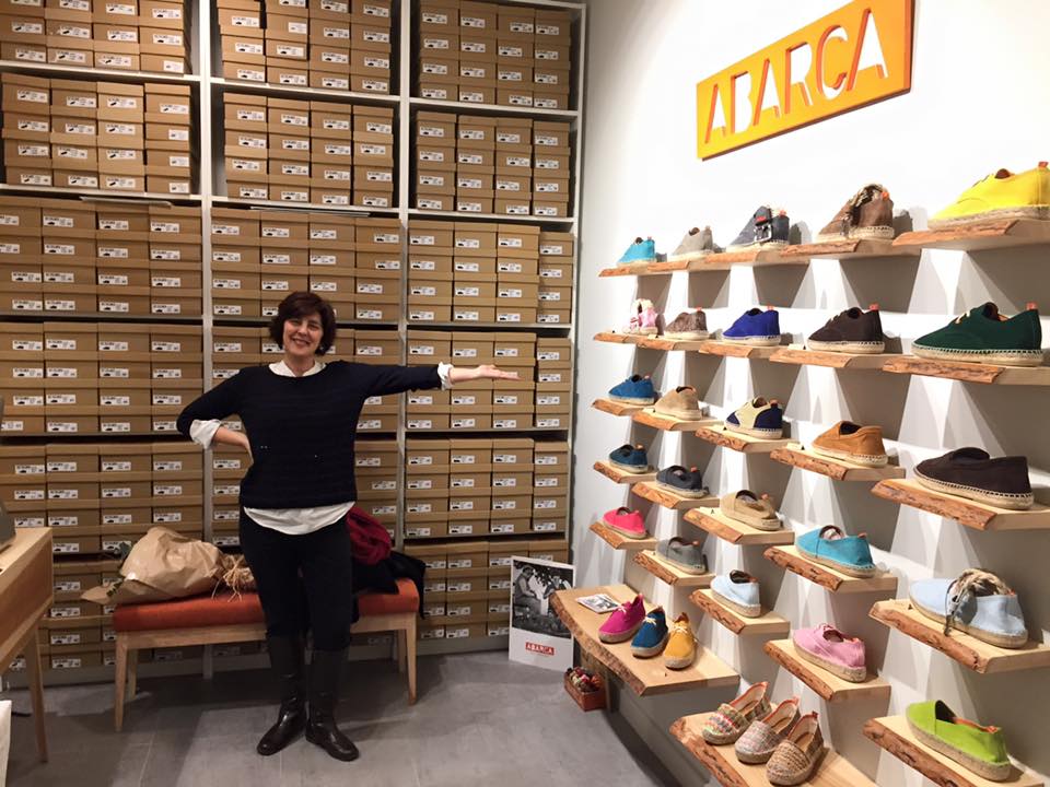 Zapatos artesanos hechos en España. Foto: Abarca Shoes Facebook. Zapatos artesanos hechos en España. Foto: Abarca Shoes Facebook.