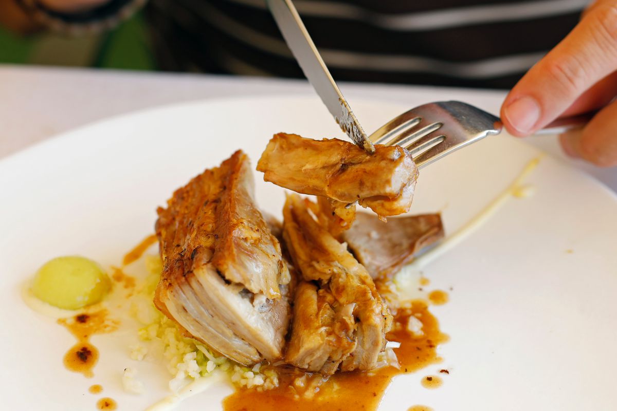 Plato de milhojas de cordero del restaurante Tamarises Izarra, de Getxo, Vizcaya. Plato de milhojas de cordero del restaurante Tamarises Izarra, de Getxo, Vizcaya.