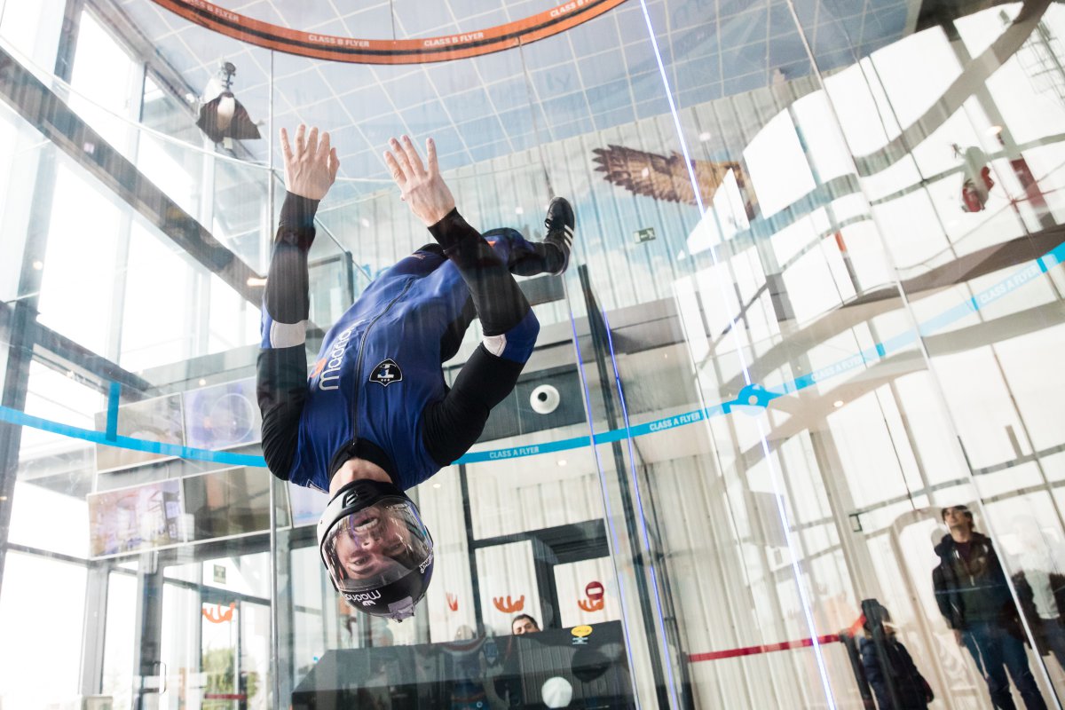 Para los más experimentados están permitidas las acrobacias. Para los más experimentados están permitidas las acrobacias.