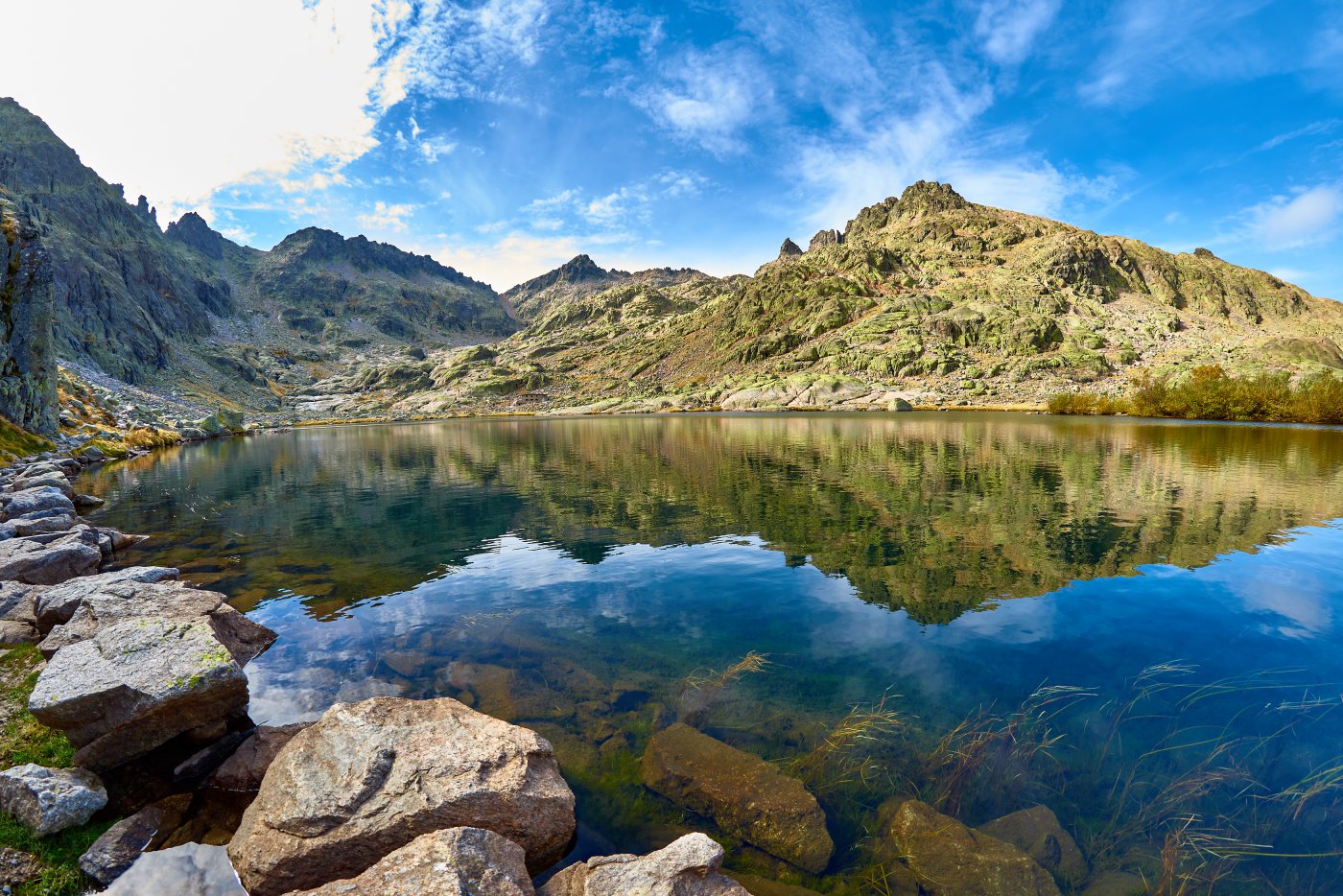 Laguna Grande de Sierra de Gredos Laguna Grande de Sierra de Gredos