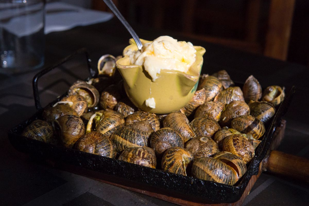 Los 'escargots' con su salsa, listos para ser servidos. Los 'escargots' con su salsa, listos para ser servidos.