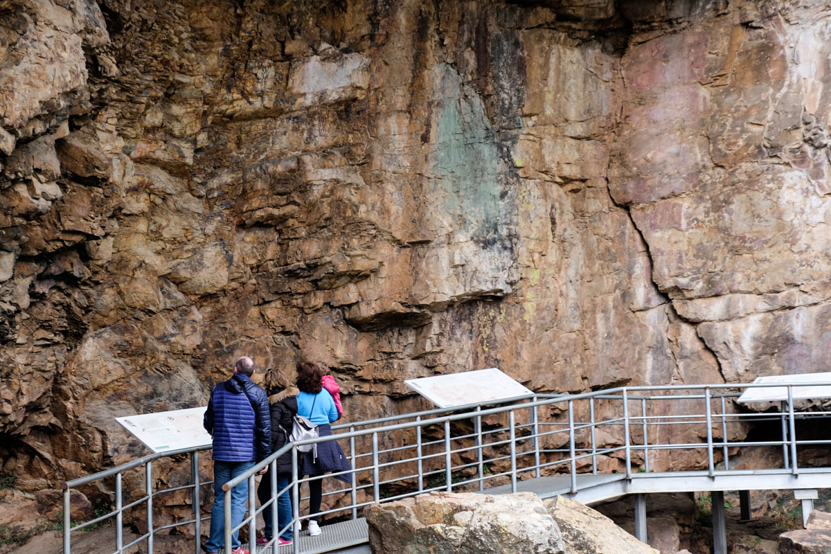 Cueva con pinturas rupestre en Cañamero, en la comarca de las Villuercas (Cáceres). Cueva con pinturas rupestre en Cañamero, en la comarca de las Villuercas (Cáceres).