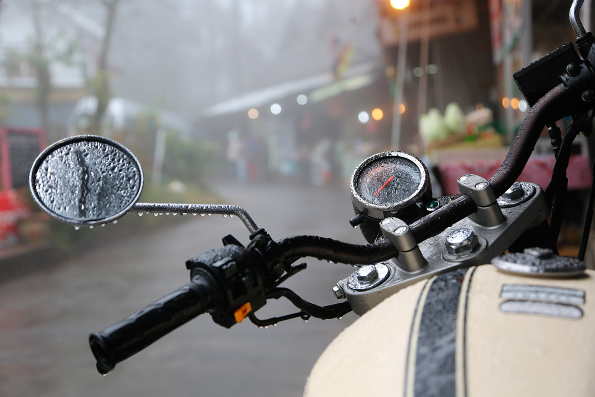 Llevar el equipo para la lluvia en la maleta nos puede salvar el viaje. Foto: Shutterstock. Llevar el equipo para la lluvia en la maleta nos puede salvar el viaje. Foto: Shutterstock.