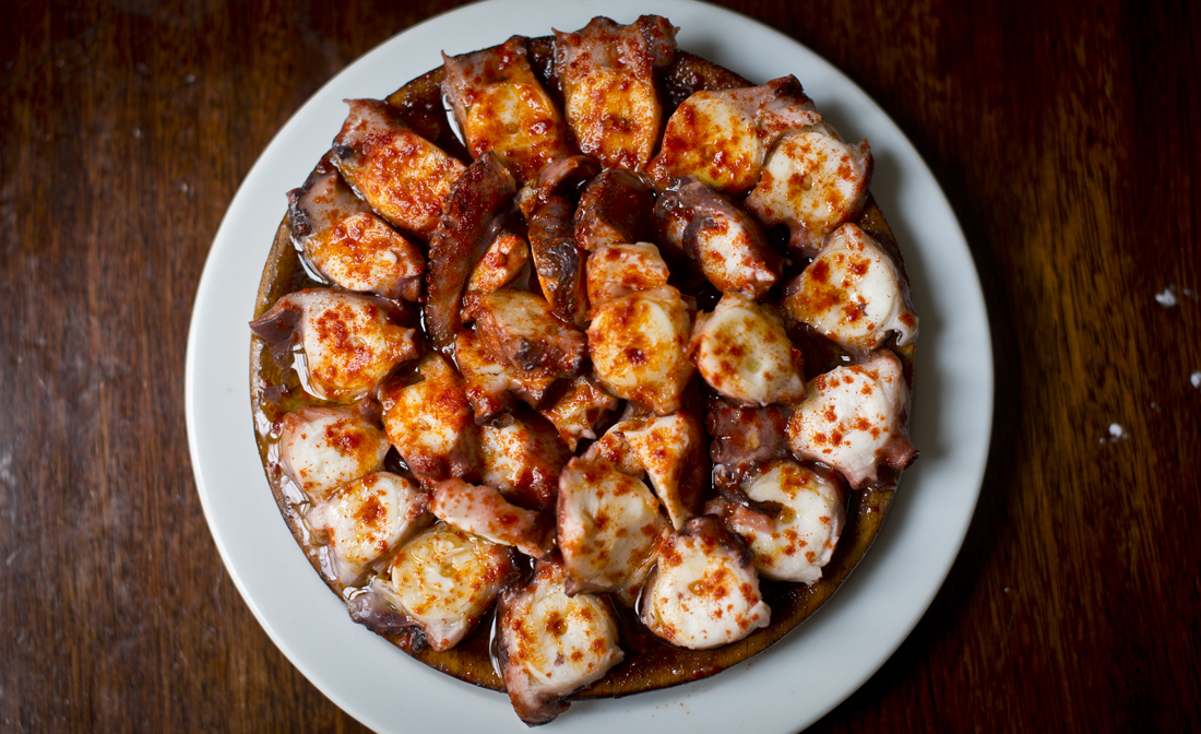 Bar Chinto (Porto do Son, A Coruña): ración de pulpo a la gallega Bar Chinto (Porto do Son, A Coruña): ración de pulpo a la gallega