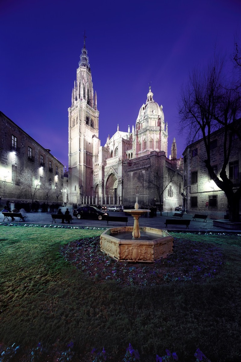 Catedral y Plaza del Ayuntamiento. Foto: Patronato Municipal de Turismo de Toledo. Catedral y Plaza del Ayuntamiento. Foto: Patronato Municipal de Turismo de Toledo.