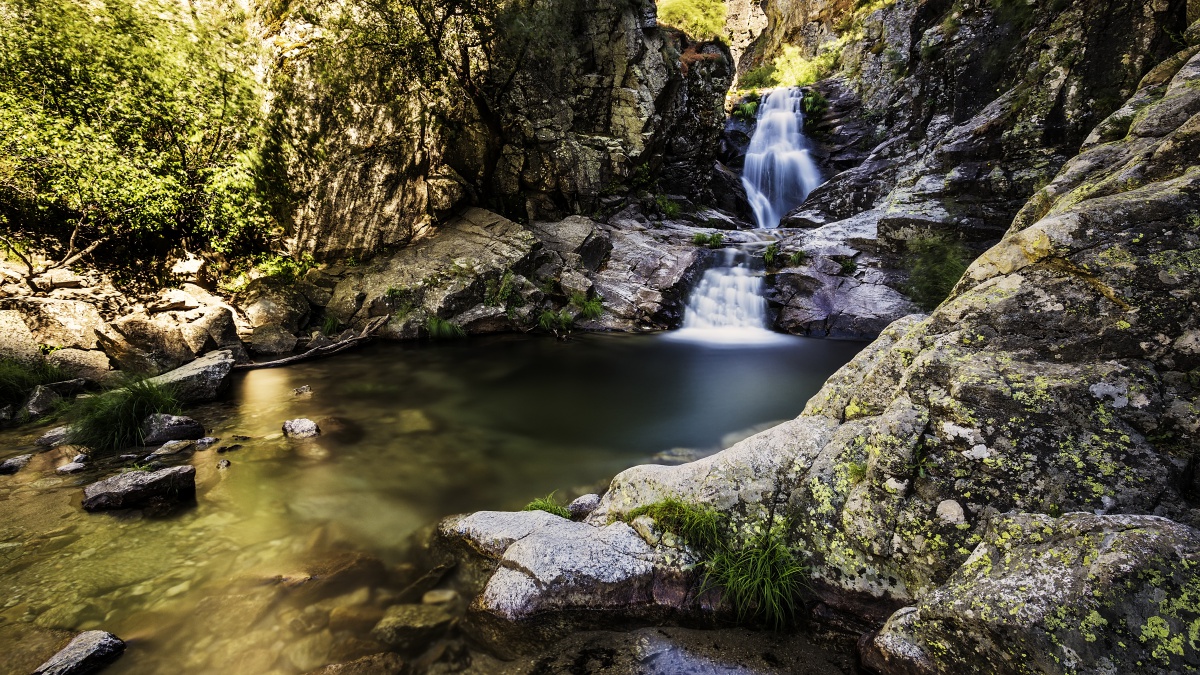 A la cascada del Purgatorio se puede acceder a caballo y en bici (si cargas con ella a veces). Foto: shutterstock. A la cascada del Purgatorio se puede acceder a caballo y en bici (si cargas con ella a veces). Foto: shutterstock.