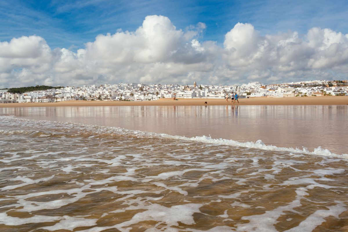 Playa de Los Bateles (Conil). Playa de Los Bateles (Conil).