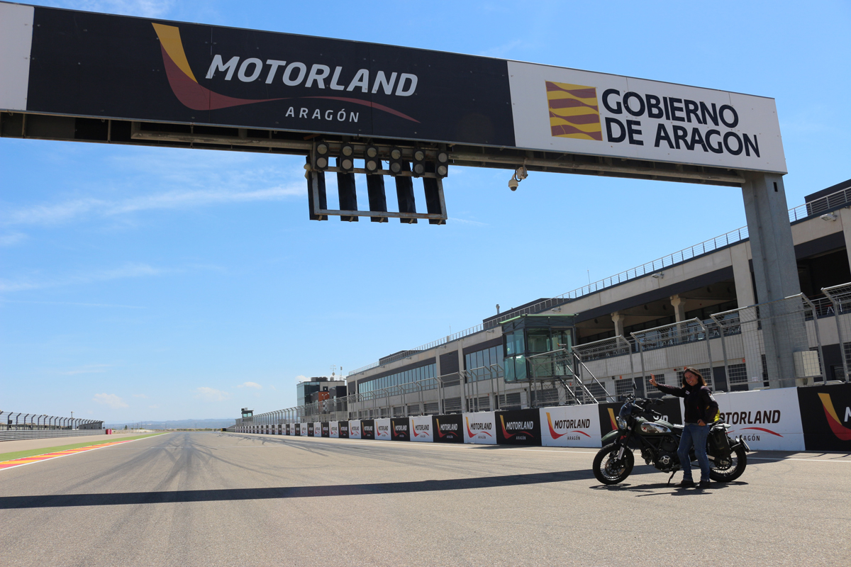 En el circuito de Motorland. En el circuito de Motorland.