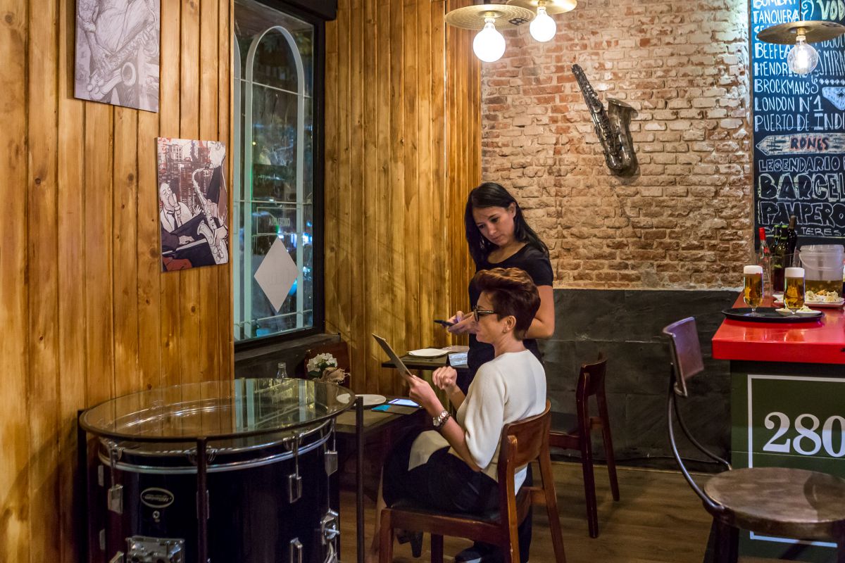Rincón del local, donde todo recuerda la vida musical de la ciudad de Luisiana Rincón del local, donde todo recuerda la vida musical de la ciudad de Luisiana