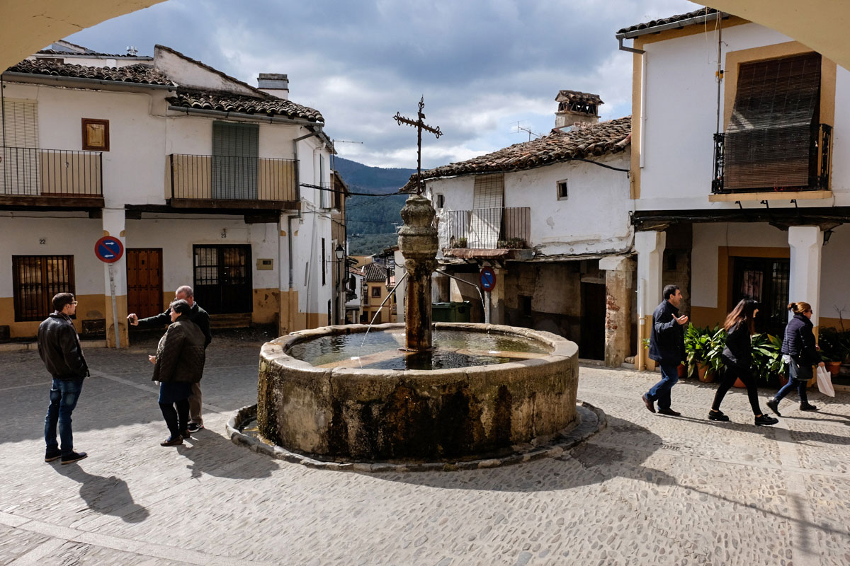 Fuente de los Tres Chorros de Puebla de Guadalupe (Cáceres). Fuente de los Tres Chorros de Puebla de Guadalupe (Cáceres).