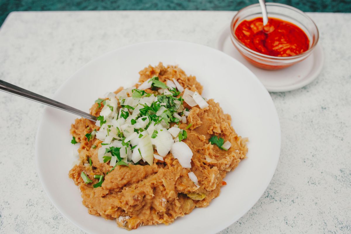 Un plato de escaldón de gofio, una receta típica de Canarias. Un plato de escaldón de gofio, una receta típica de Canarias.