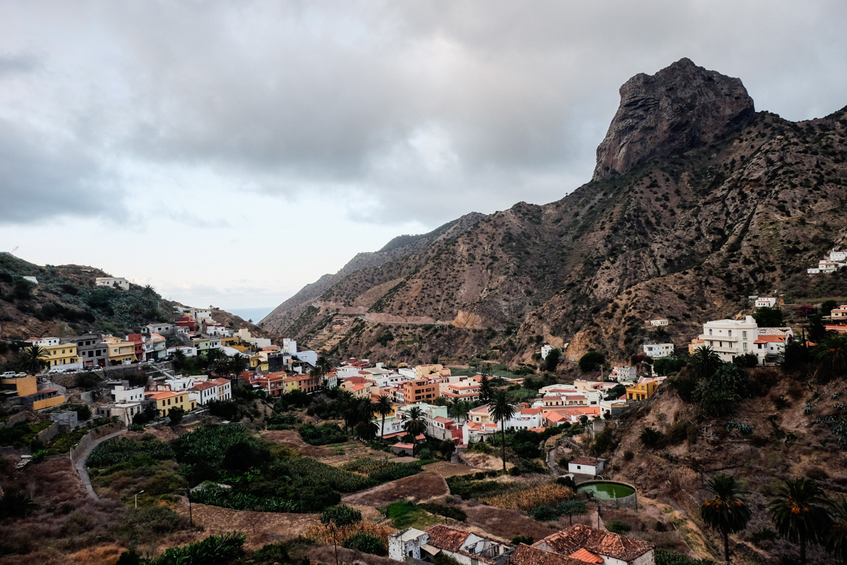 La Gomera: Vista del pueblo de Vallehermoso. Foto: Hugo Palotto La Gomera: Vista del pueblo de Vallehermoso. Foto: Hugo Palotto
