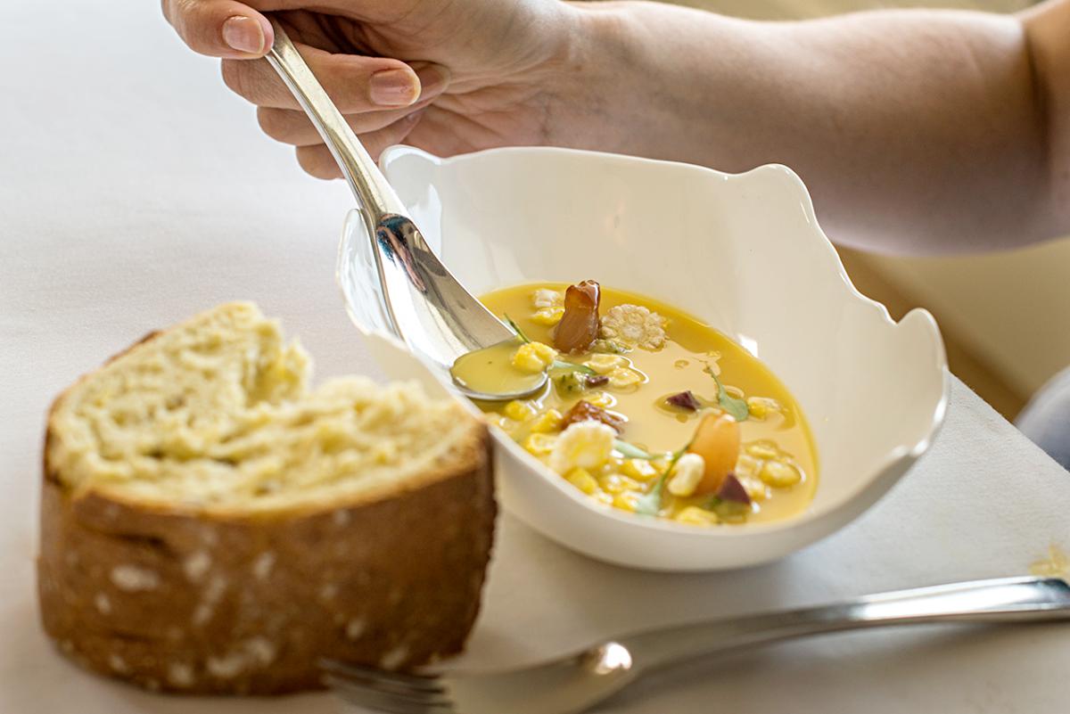 Sopa fría de maíz con pan de Mocejón. Sopa fría de maíz con pan de Mocejón.