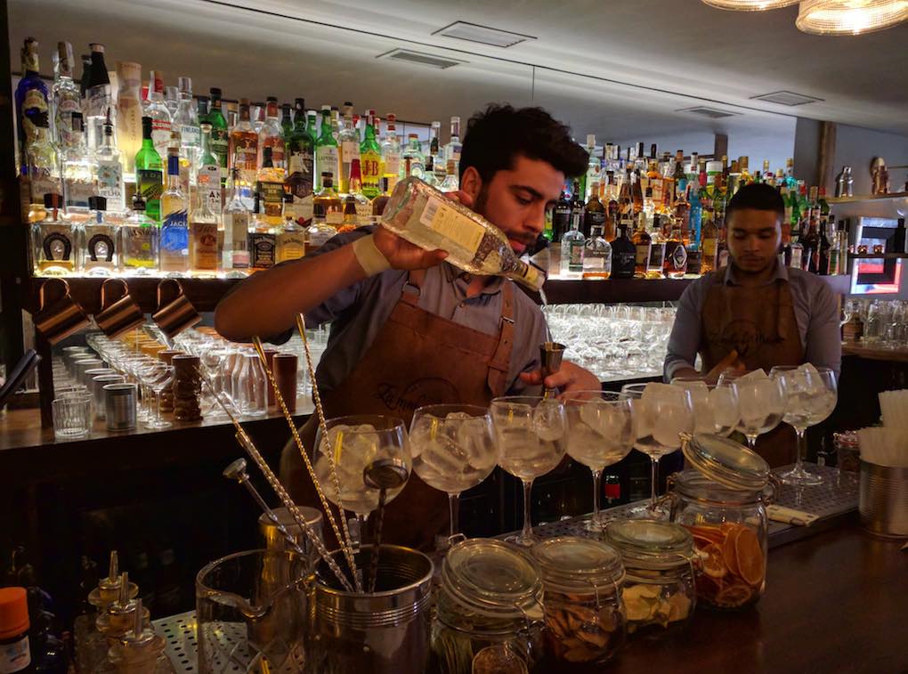 Los gin-tonics de 'La mula de Moscú', insuperables. Foto: José A. López Inchaurbe. Los gin-tonics de 'La mula de Moscú', insuperables. Foto: José A. López Inchaurbe.