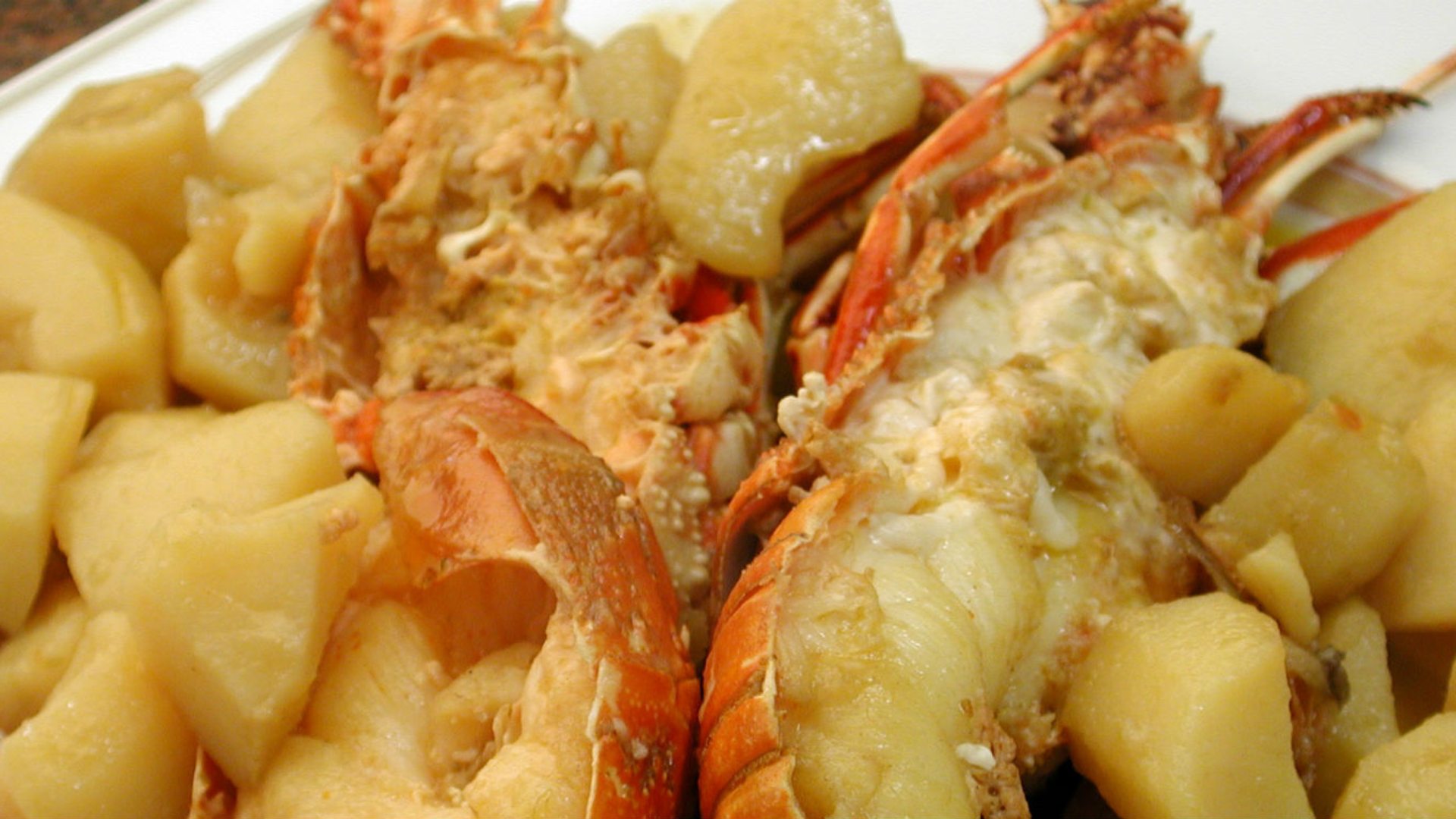 Plato estrella: Langosta con patatas Plato estrella: Langosta con patatas
