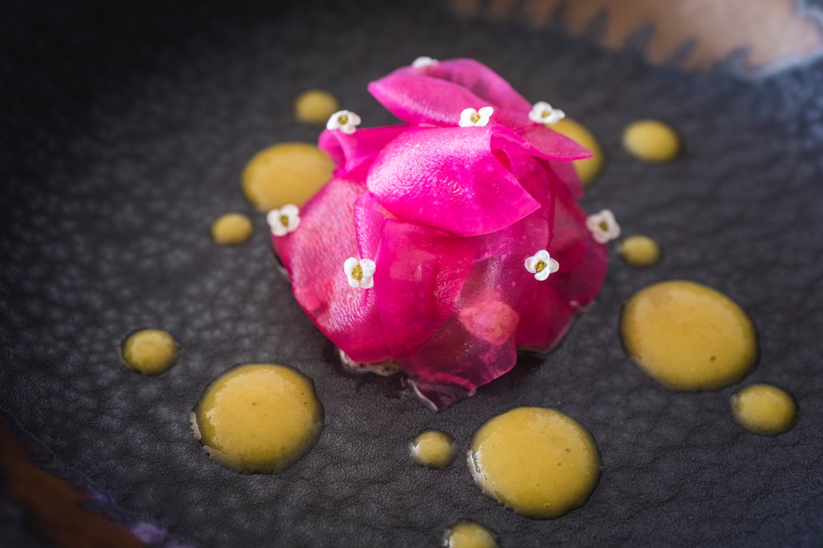 Ventresca de atún rojo de Balfegó con jugos de pimientos asados del restaurante 'La Sucursal'. Ventresca de atún rojo de Balfegó con jugos de pimientos asados del restaurante 'La Sucursal'.