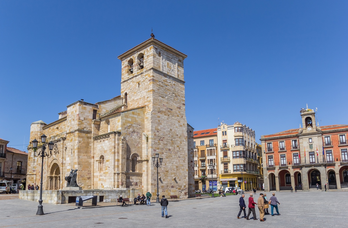 Iglesia de San Juan, en el caso histórico de Zamora. Foto: Shutterstock Iglesia de San Juan, en el caso histórico de Zamora. Foto: Shutterstock