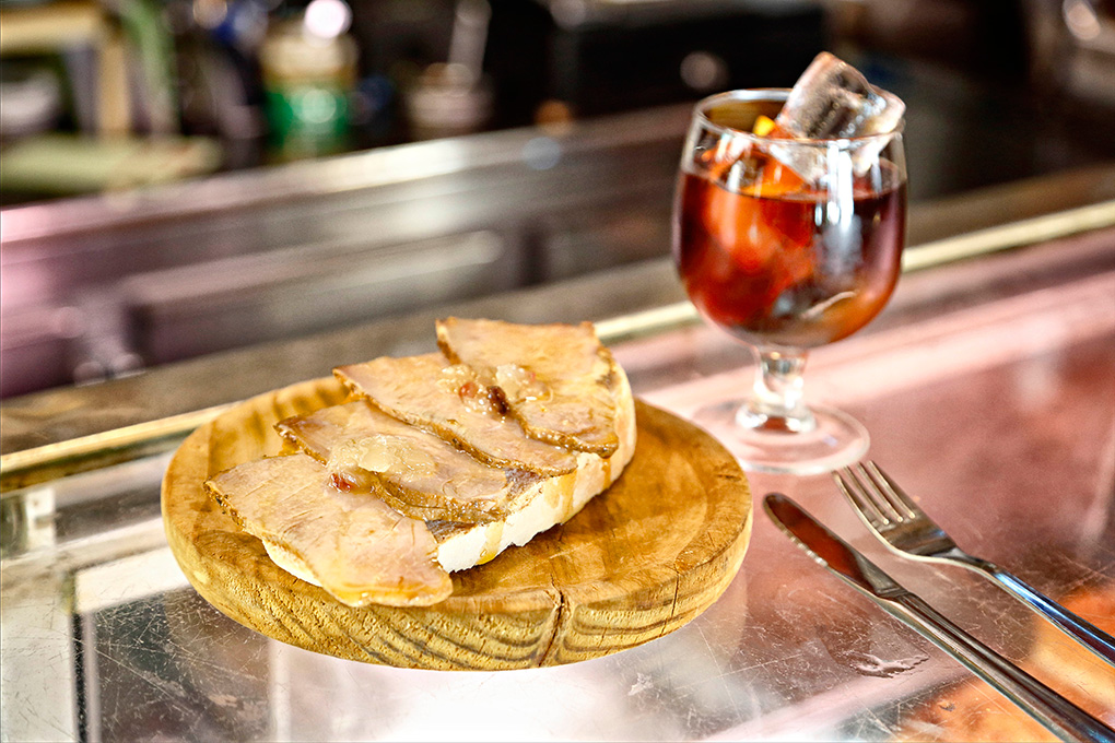 Muchos acuden al Stop Madrid buscando sus clásicas tapas. Muchos acuden al Stop Madrid buscando sus clásicas tapas.
