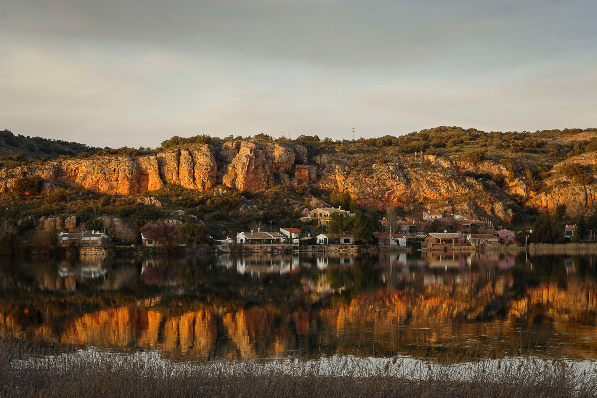Las luces y los colores de la laguna San Pedro, en Albacete, enamoran. | Manuel Ruiz Toribio. Las luces y los colores de la laguna San Pedro, en Albacete, enamoran. | Manuel Ruiz Toribio.