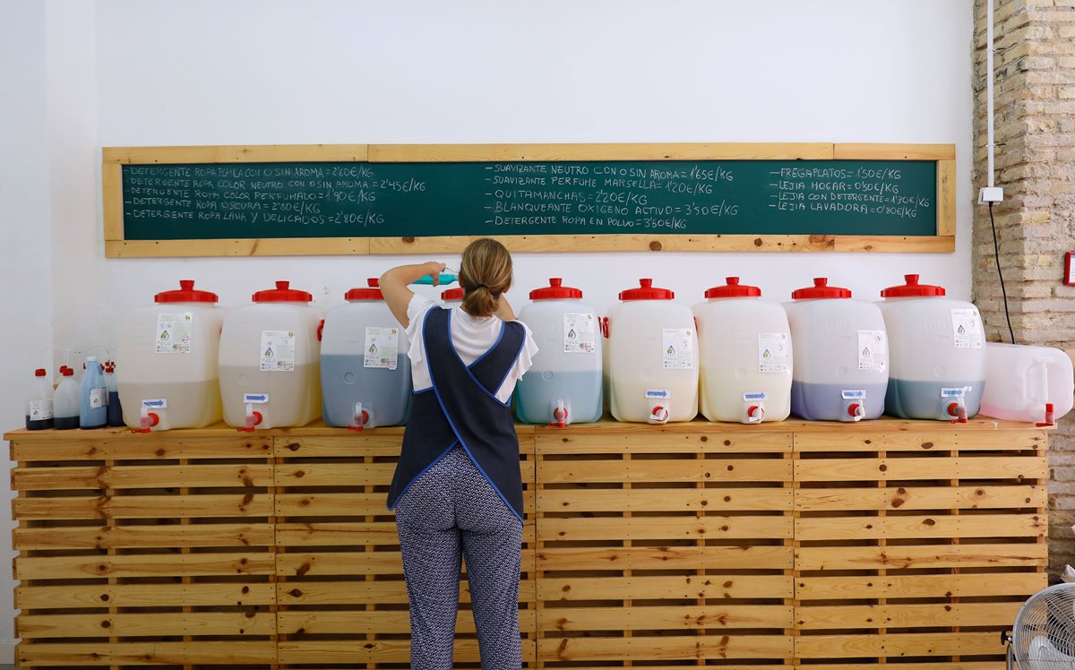 Los productos de Sabó i mes se elaboran en Corbera, a media hora de Valencia. Los productos de Sabó i mes se elaboran en Corbera, a media hora de Valencia.