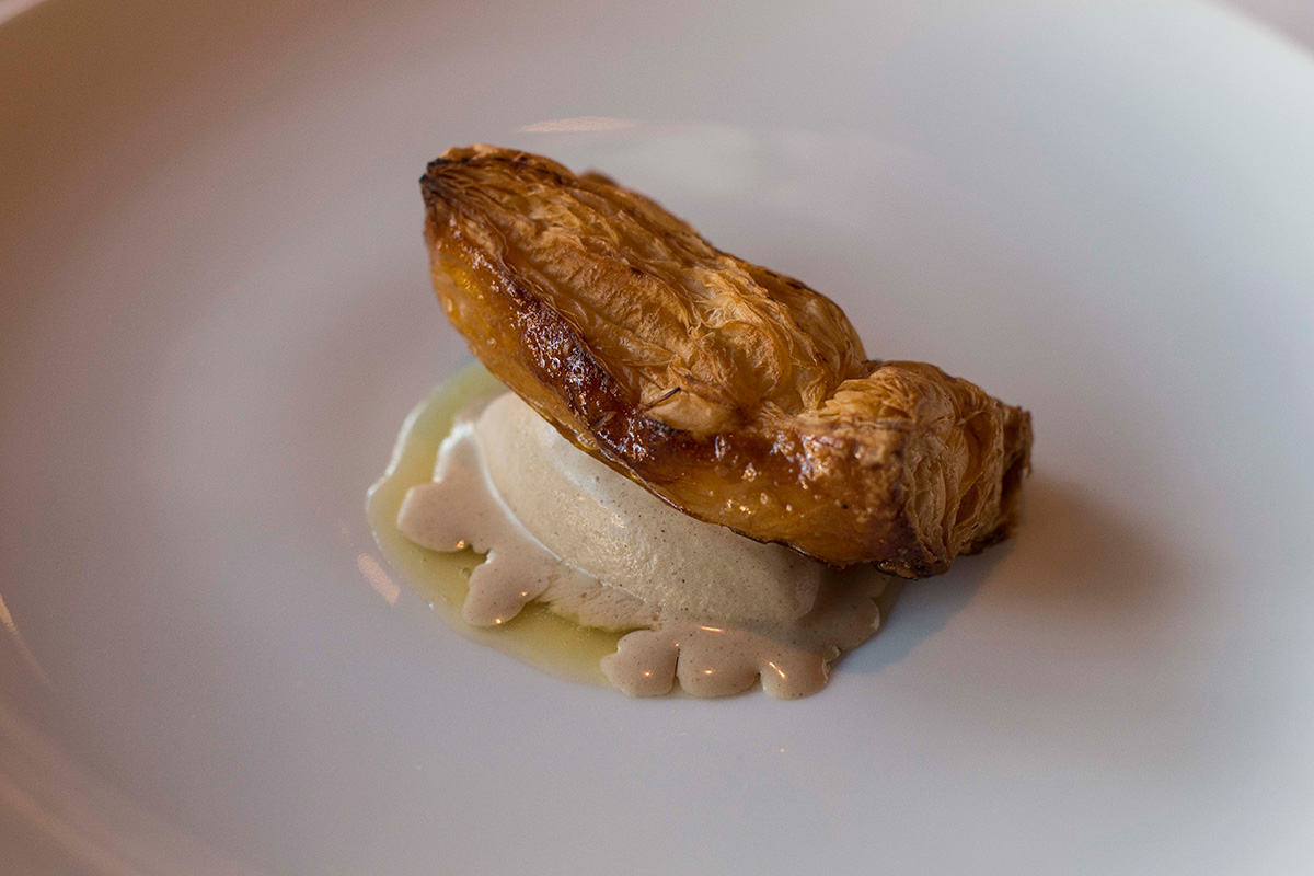 Hojaldre casero y crema de avellanas. Hojaldre casero y crema de avellanas.