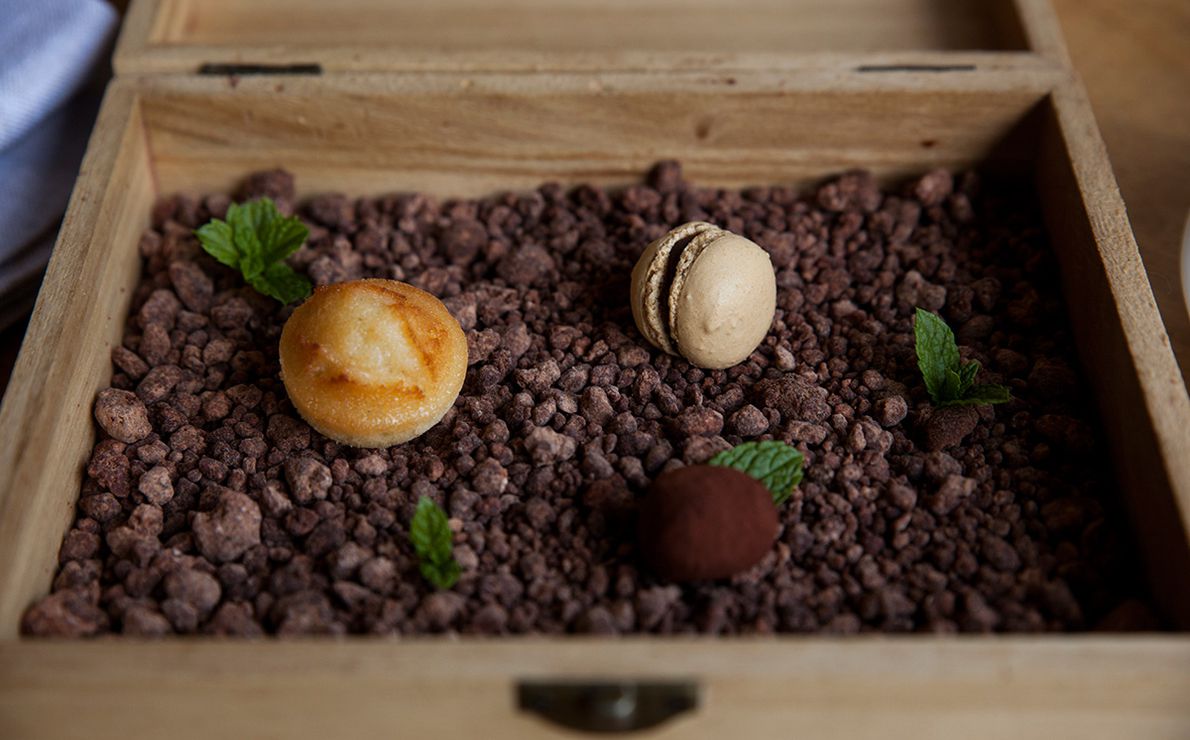 Uno de los momentos más dulces. Restaurante Eme Be Garrote Grill: Para acompañar el café. Foto: Garikoitz Díaz