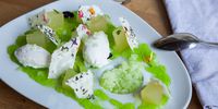 Sopa fría de melón a la menta, melón en caipiriña y helado de coco. Restaurante Eme Be Garrote Grill: Sopa fría de melón a la menta, melón en caipiriña y helado de coco. Foto: Garikoitz Díaz