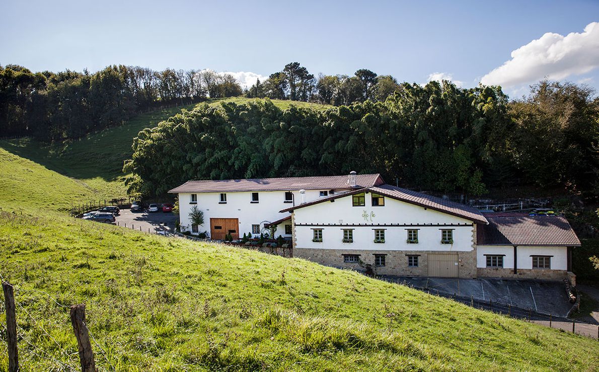 La ubicación del local es de lo más bucólica. Restaurante Eme Be Garrote Grill: Exterior del local. Foto: Garikoitz Díaz