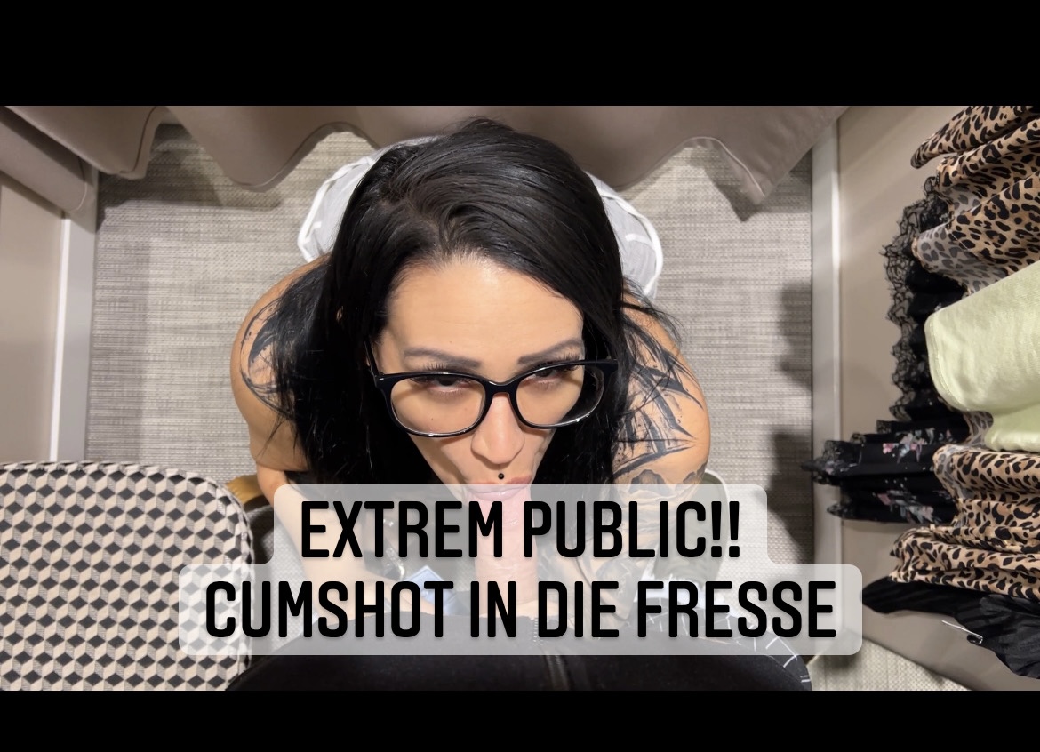 PUBLIC - In der Umkleide