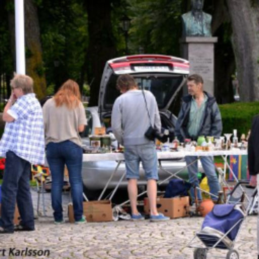 Bakluckeloppis på Vänersborgs torg