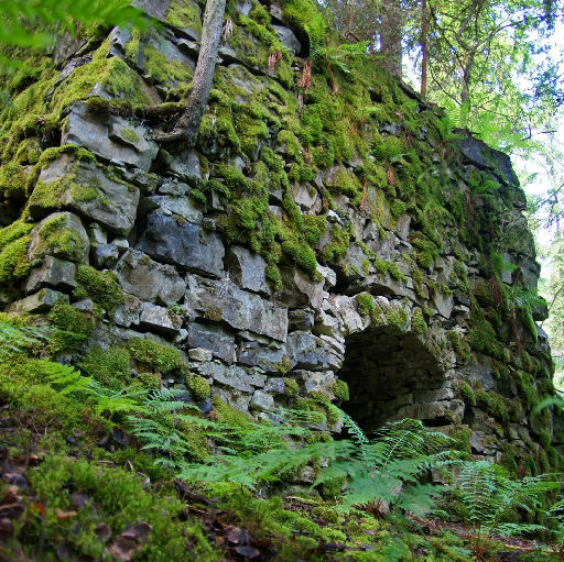 MYTERNA KRING HALLE- OCH HUNNEBERG