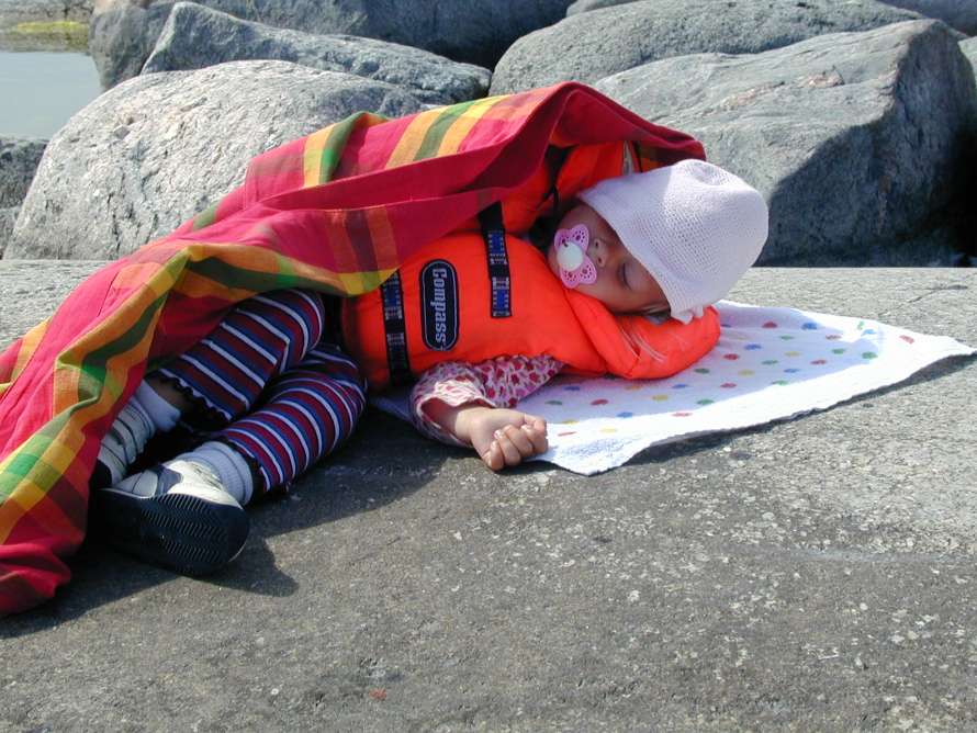 Jag somnar en stund i solen.