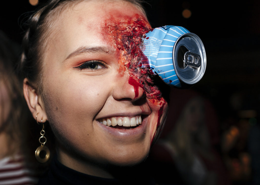 Heurekan Halloweenin pukusatoa.