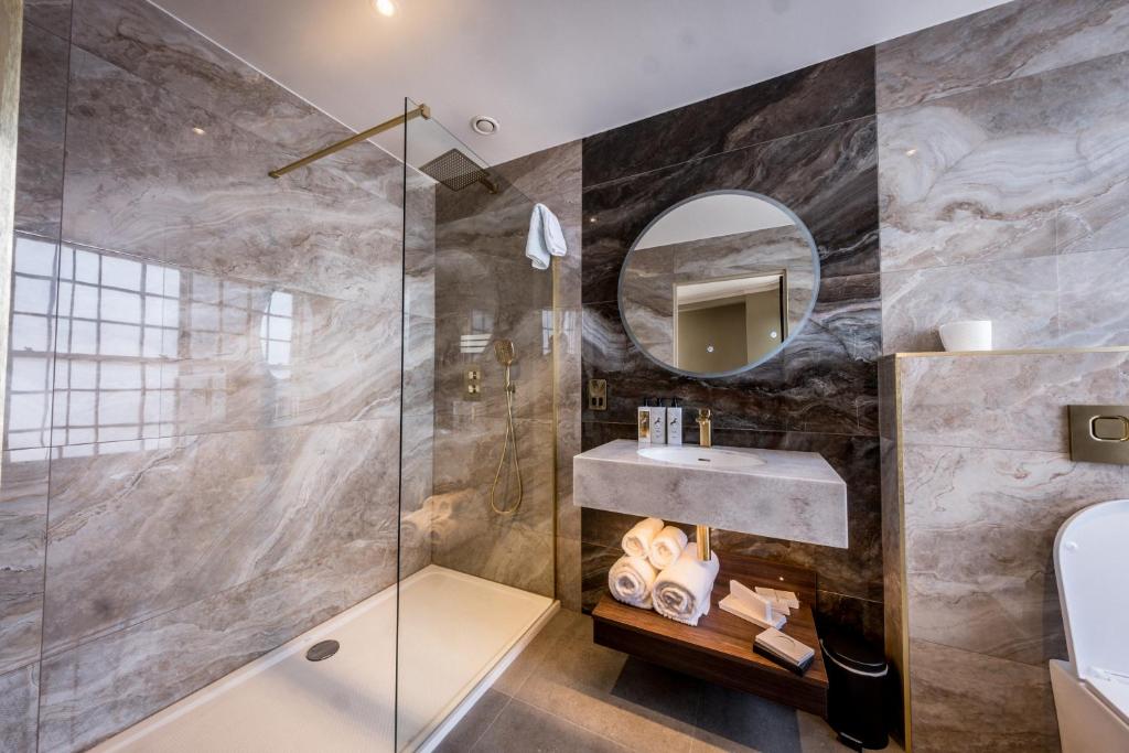 Walled City Hotel