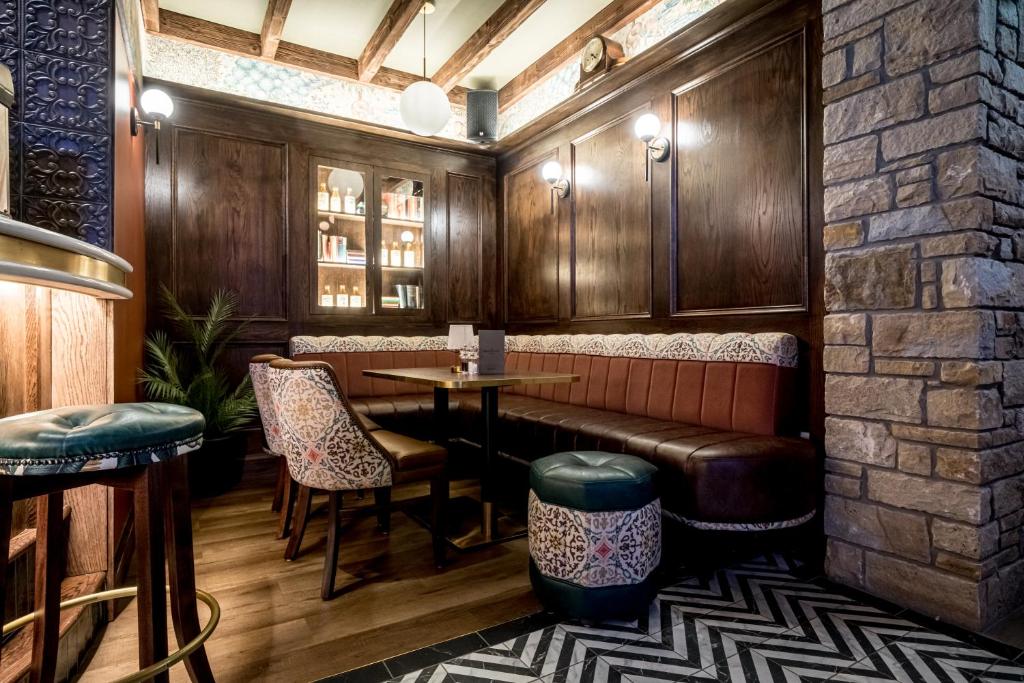 Walled City Hotel