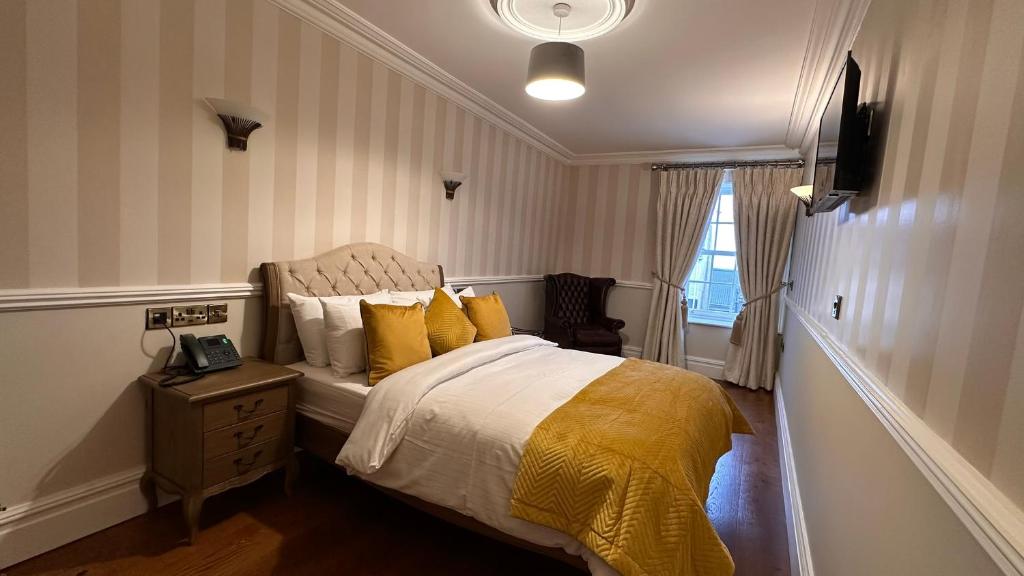 Sweeneys Hotel