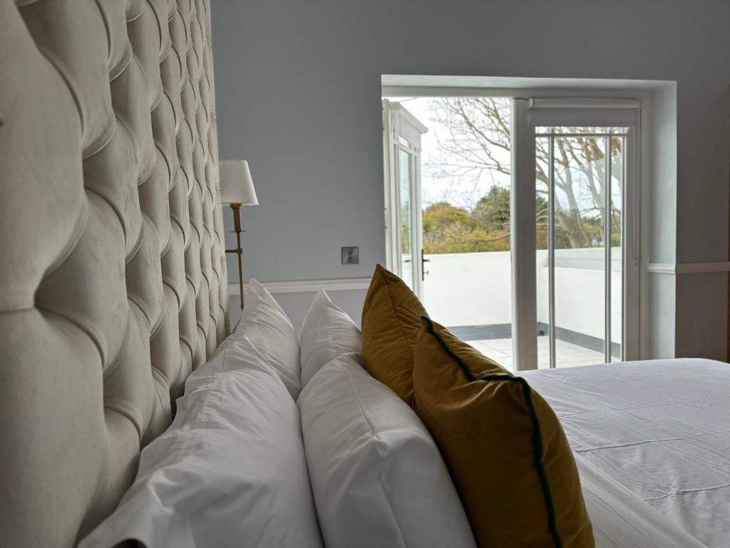 Sweeneys Hotel