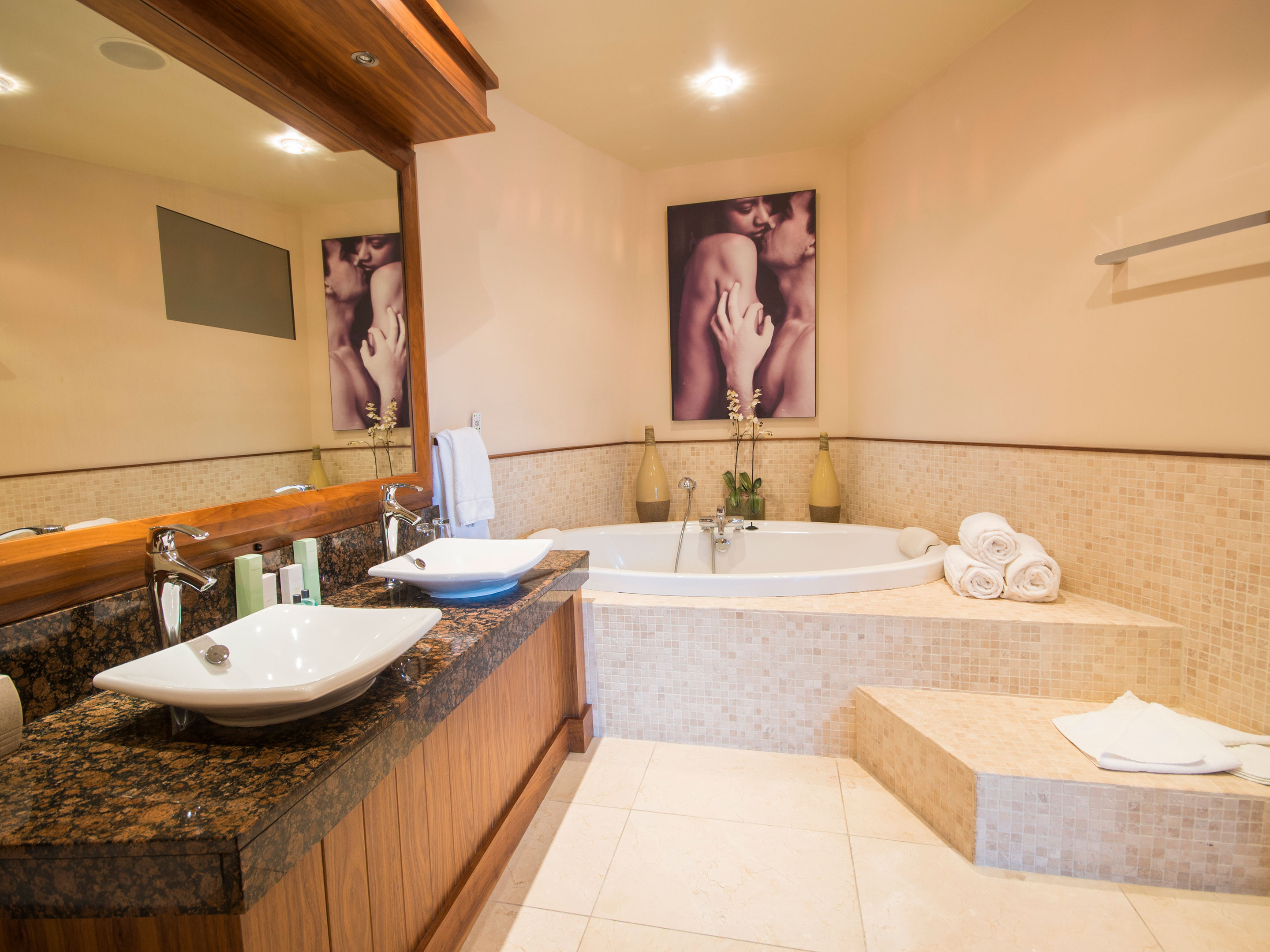 Riverside Park Hotel & Leisure