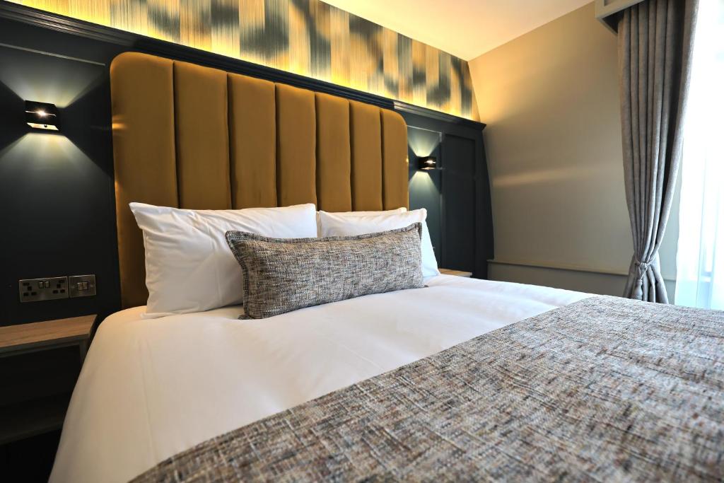 THE MAIDEN CITY HOTEL