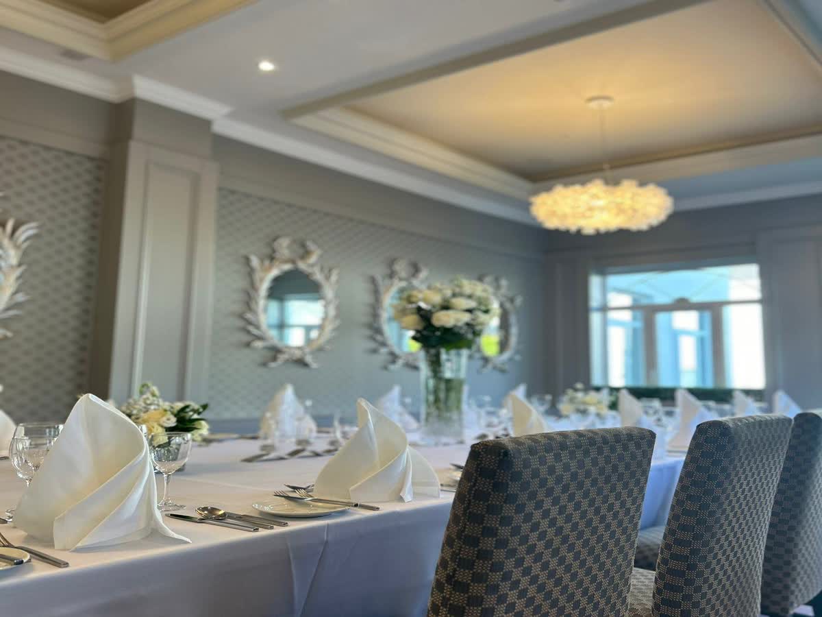 Killarney Oaks Hotel