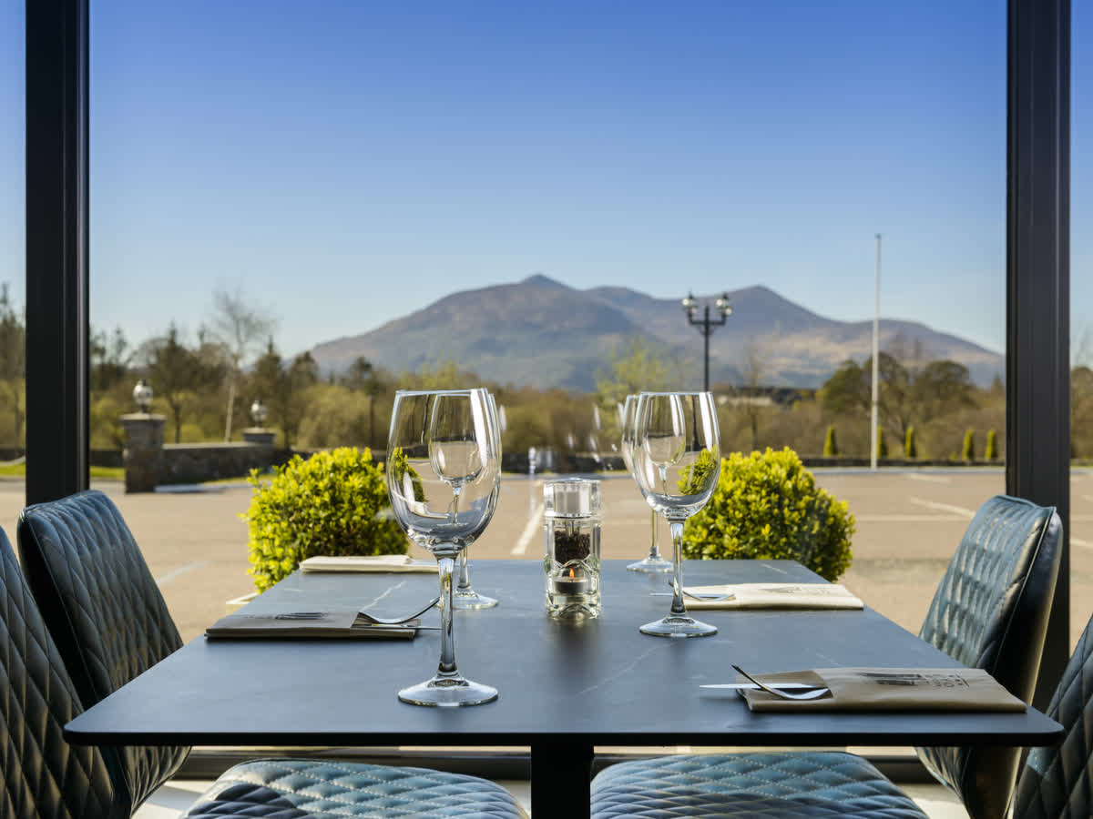 Killarney Oaks Hotel