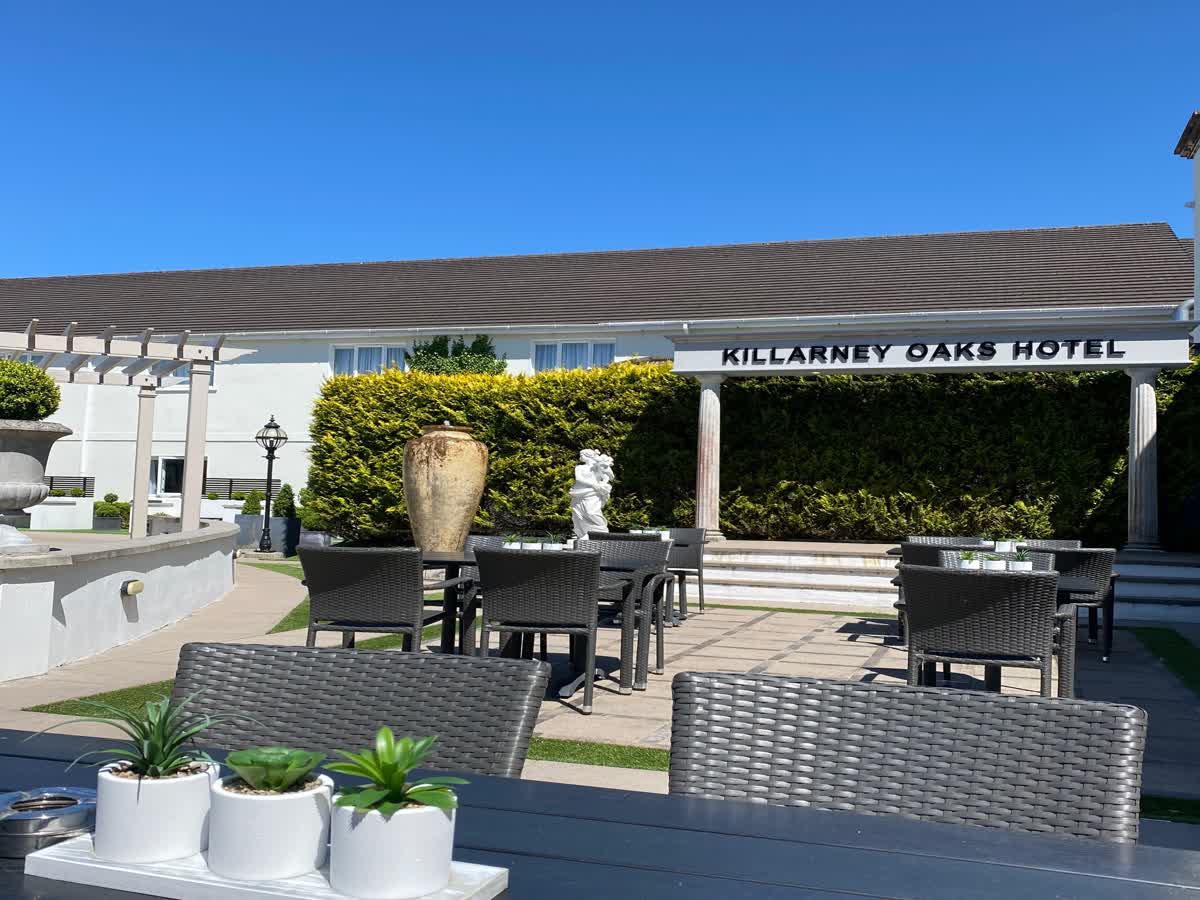 Killarney Oaks Hotel